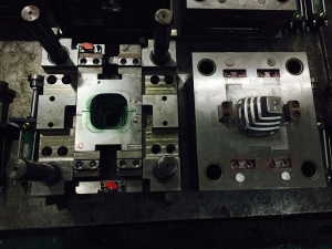 塑膠模具2015052504汽車(chē)模具，壓鑄模具